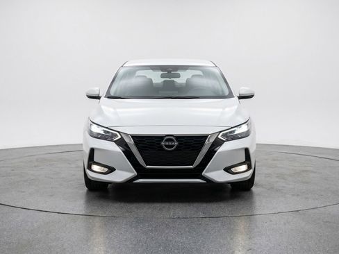 Used 2025 Nissan Sentra SV FWD image 2