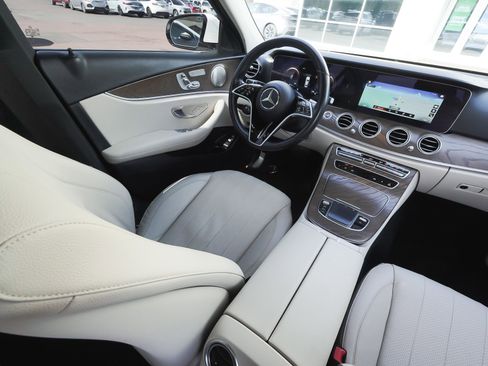 Used 2022 Mercedes-Benz E 350 4MATIC Sedan image 45