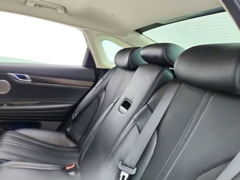 Used 2024 Genesis G80 image 30