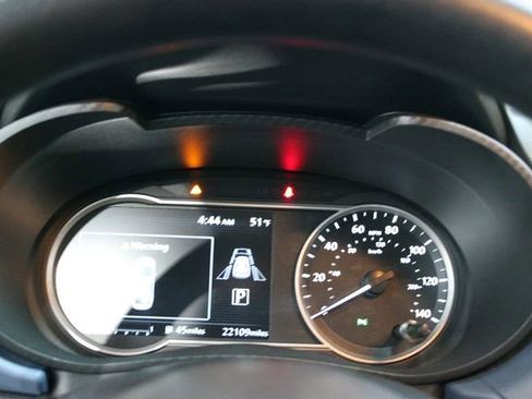 Used 2025 Nissan Versa SV image 15