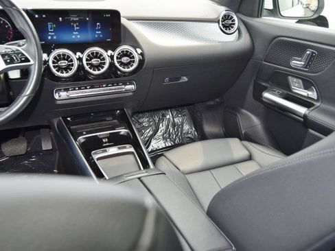 Used 2025 Mercedes-Benz GLA 250 image 31