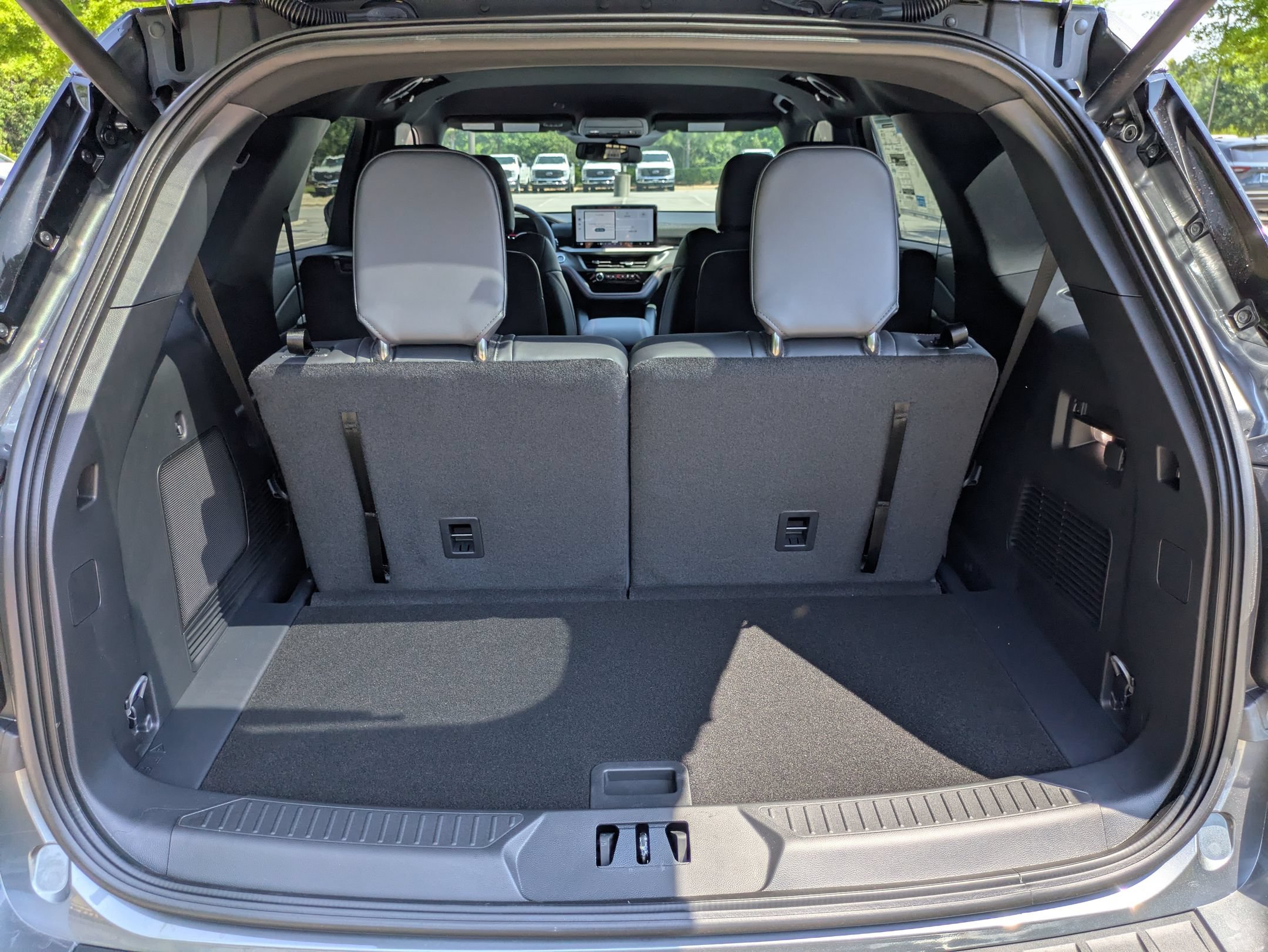 New 2026 Ford Explorer ST-Line w/ ST-Line Street Pack RWD image 33