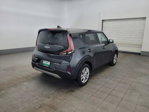 Used 2025 Kia Soul LX FWD image 9