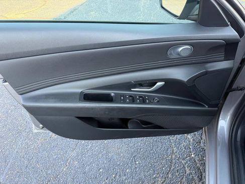 Used 2023 Hyundai Elantra SEL w/ Convenience Package FWD image 13
