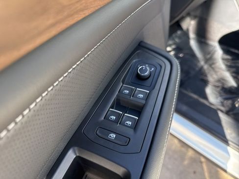 New 2026 Volkswagen Atlas SE image 11