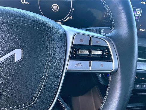 Used 2025 Kia Telluride SX X-Line AWD/4WD image 17