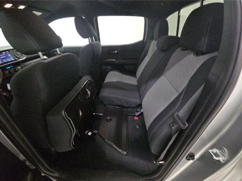 Used 2023 Toyota Tacoma TRD Sport image 9