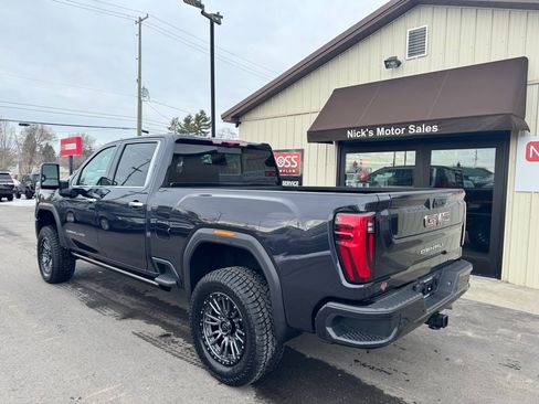 Used 2025 GMC Sierra 3500 Denali w/ Denali Reserve Package image 4