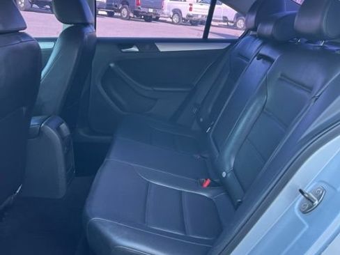 Used 2013 Volkswagen Jetta SE FWD image 39