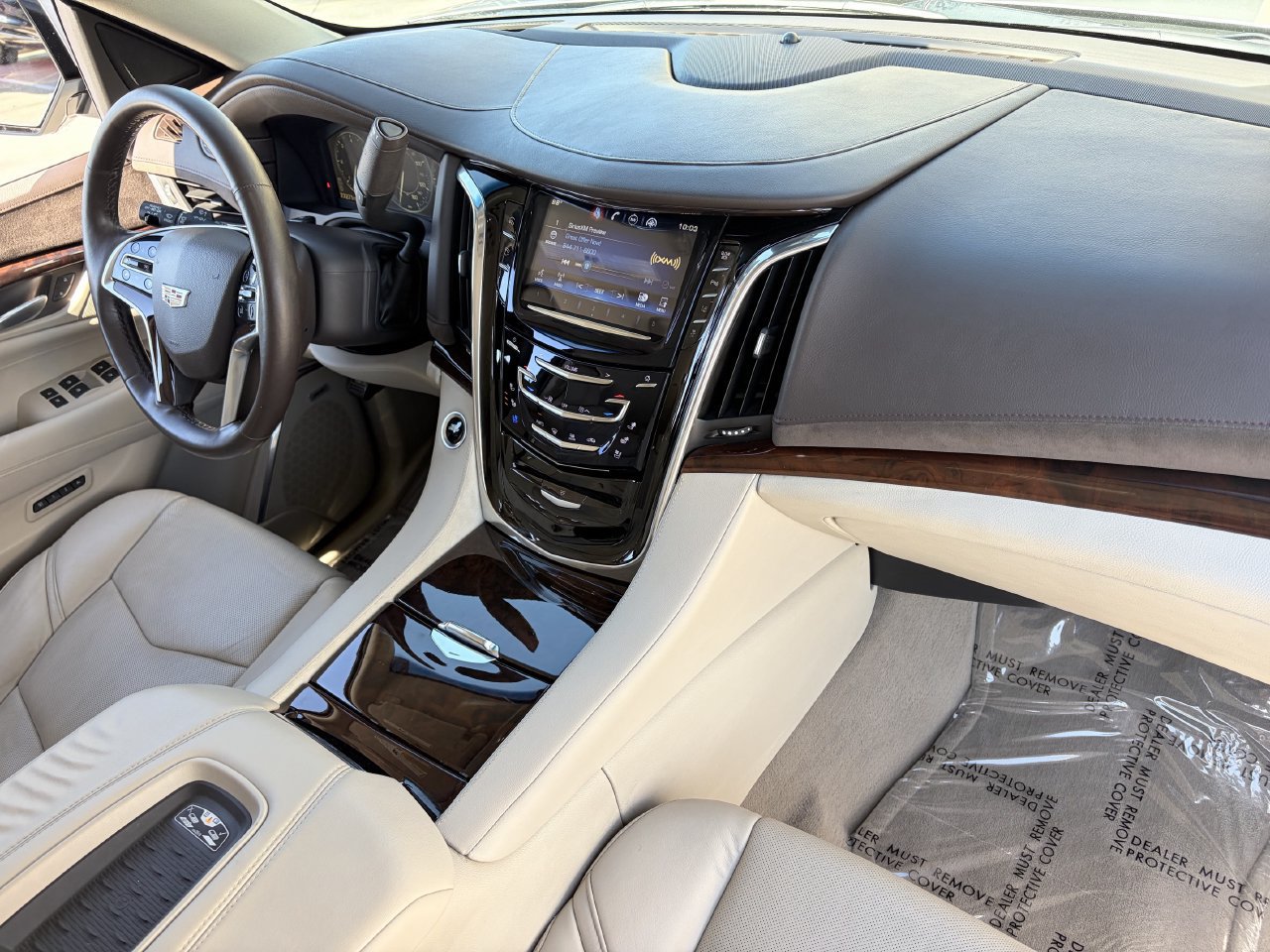 Used 2015 Cadillac Escalade Luxury RWD image 12