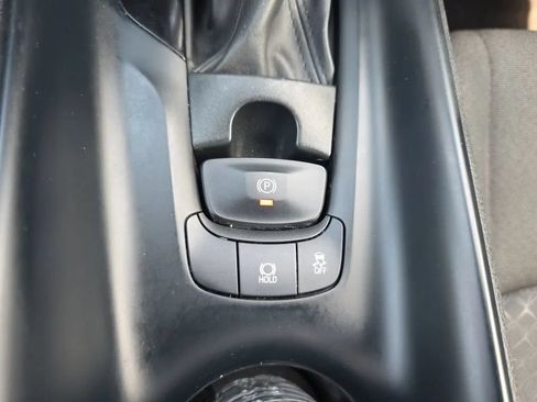 Used 2021 Toyota C-HR LE FWD image 30