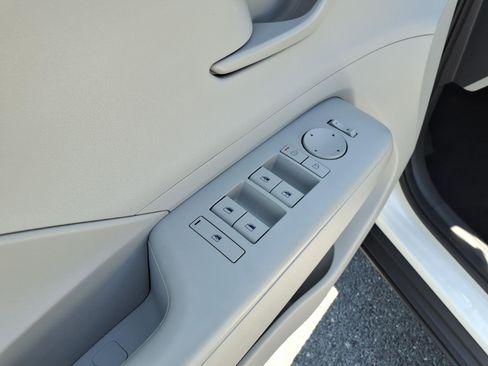 Used 2024 Hyundai Kona SEL w/ Convenience Package FWD image 11