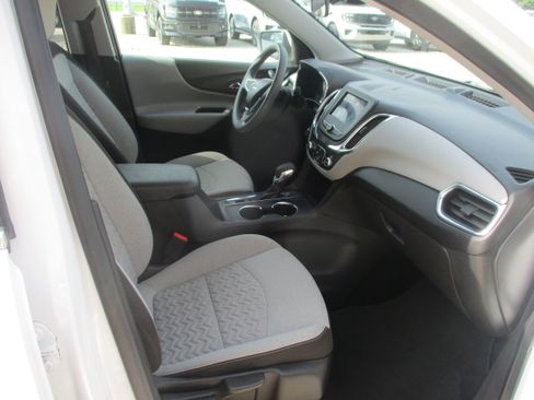 Used 2023 Chevrolet Equinox LT FWD image 10