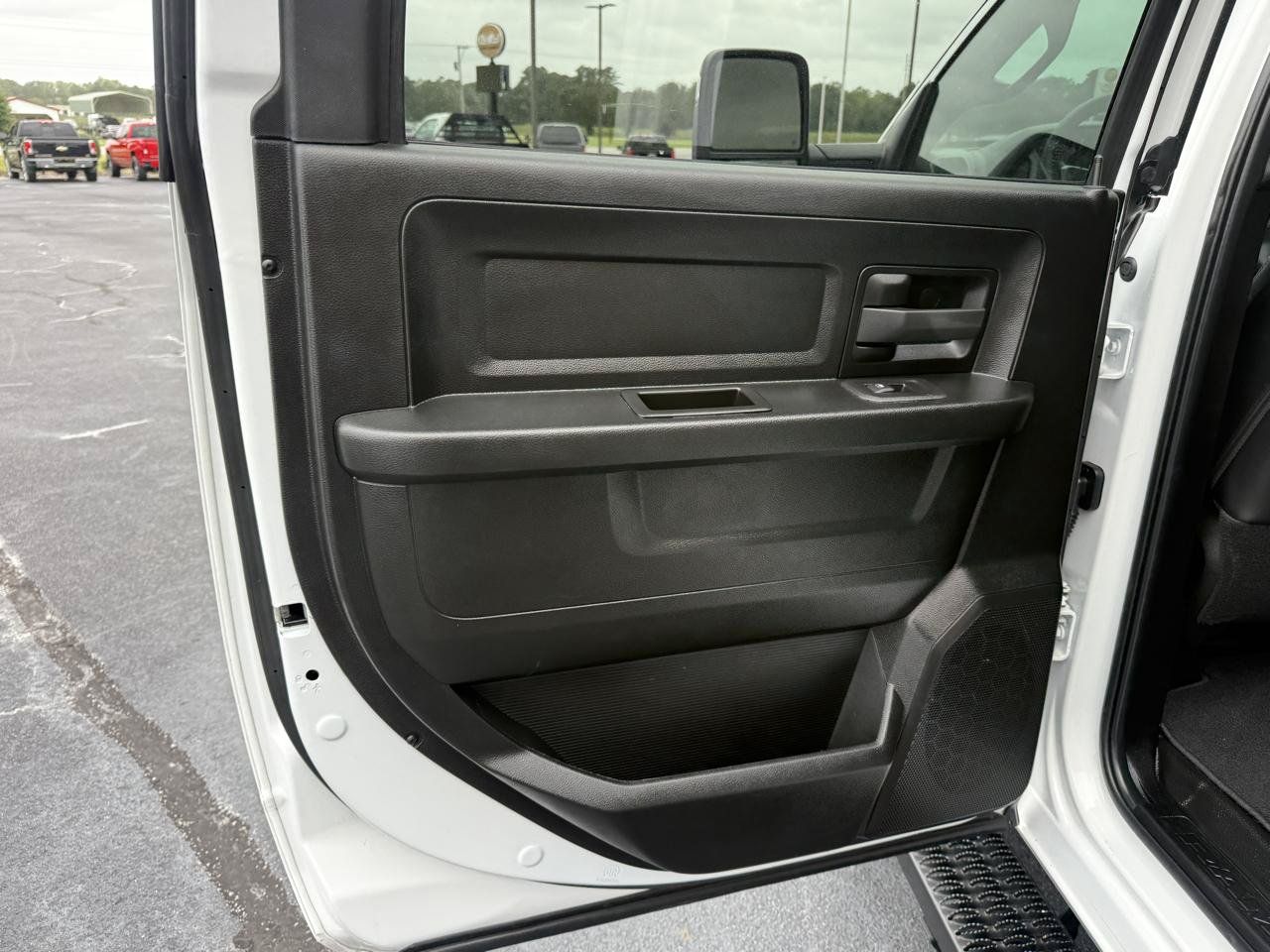 Used 2025 RAM 3500 Tradesman w/ Chrome Appearance Group AWD/4WD image 10