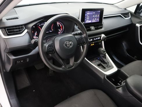 Used 2025 Toyota RAV4 XLE FWD image 13