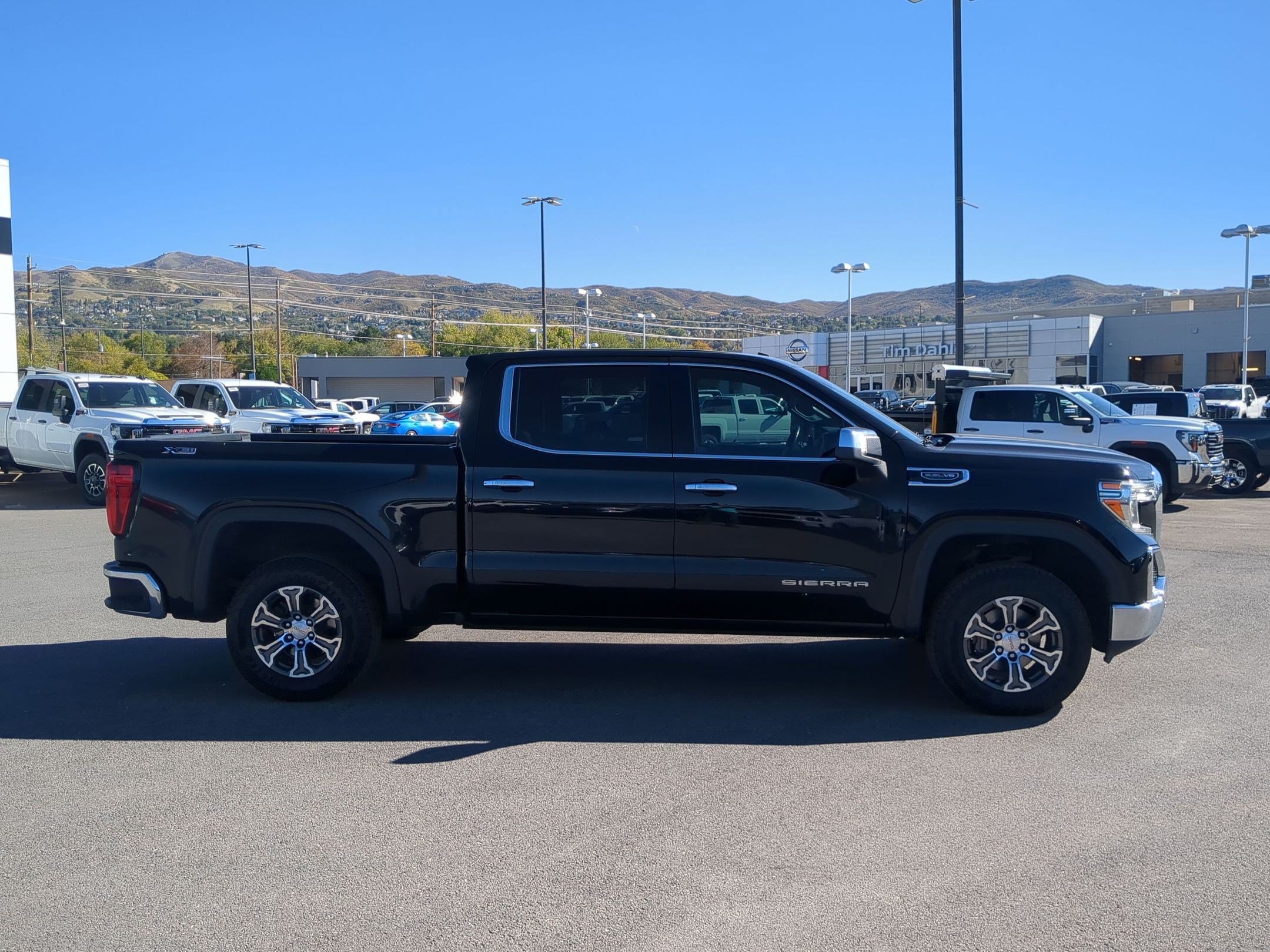 Used 2020 GMC Sierra 1500 SLT w/ Driver Alert Package I AWD/4WD image 6