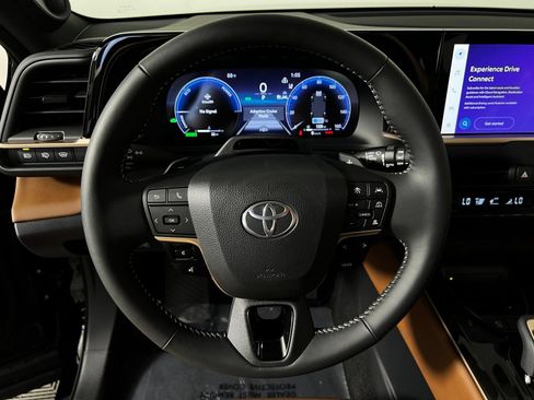 Used 2026 Toyota Crown Signia w/ Advanced Technology Package AWD/4WD image 16