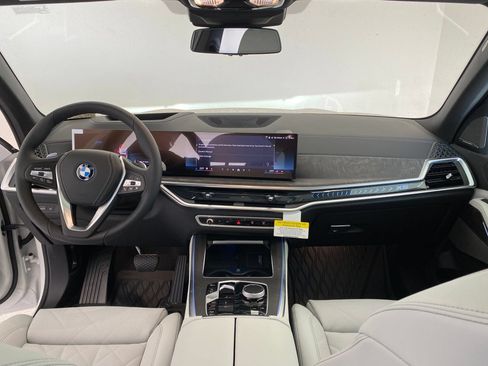 Used 2026 BMW X5 xDrive50e w/ Climate Comfort Package AWD/4WD image 14