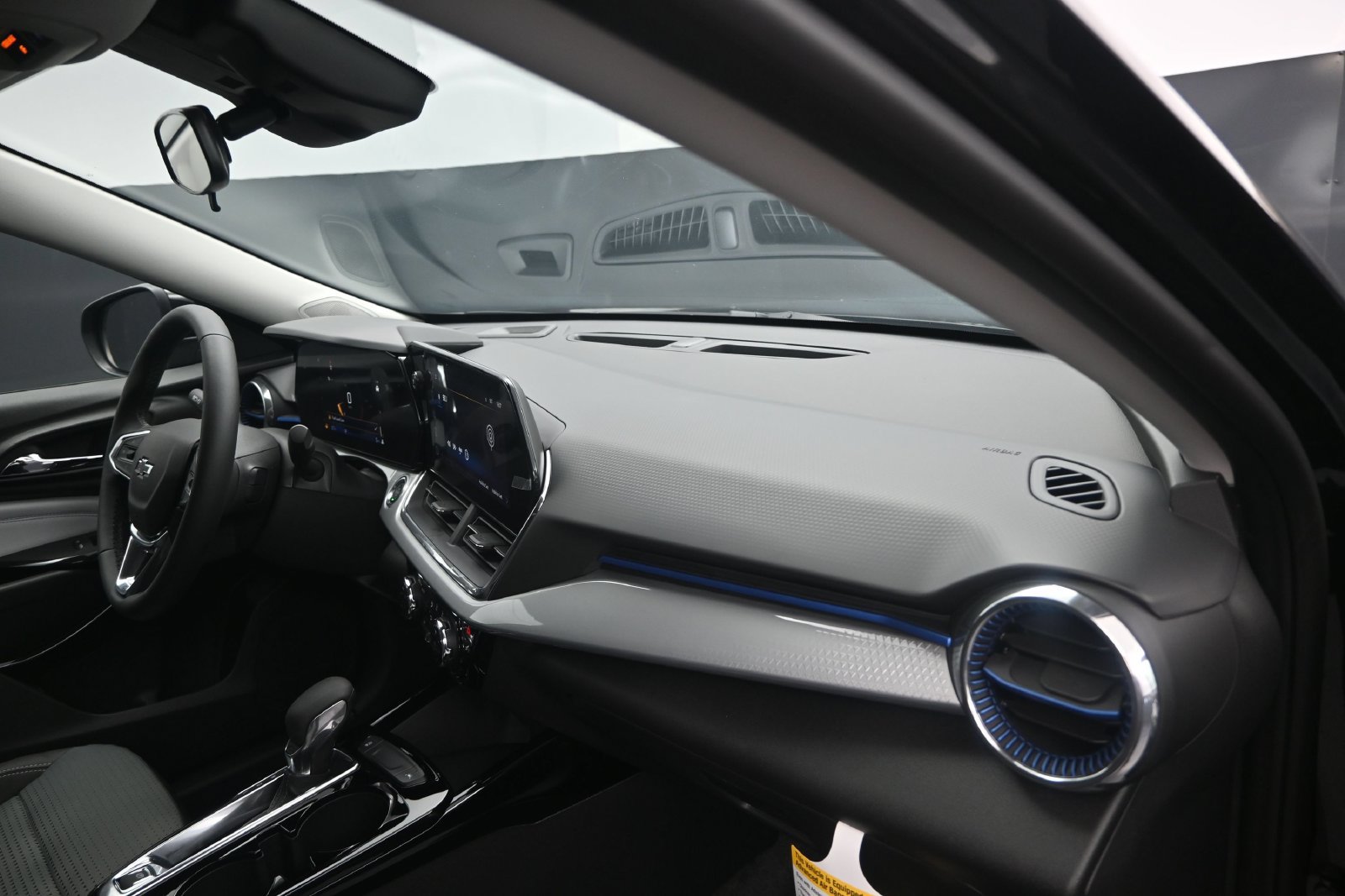 New 2026 Chevrolet Trax LT w/ Midnight Edition FWD image 23