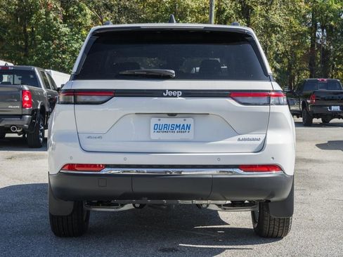 New 2025 Jeep Grand Cherokee Laredo X w/ Luxury Tech Group I image 5