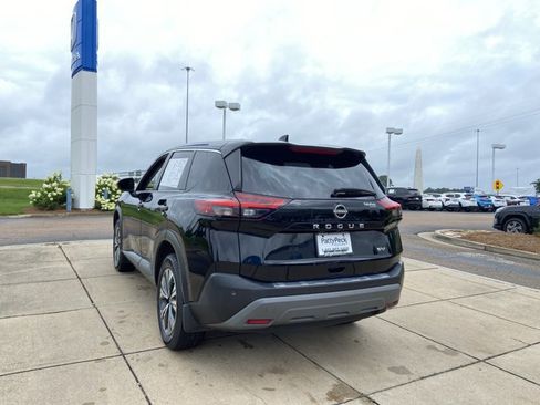 Used 2023 Nissan Rogue SV FWD image 9