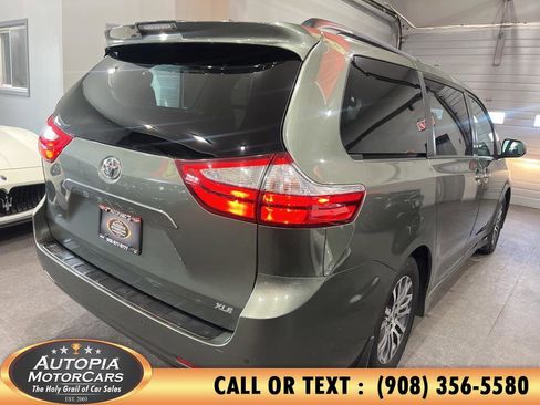 Used 2019 Toyota Sienna XLE image 53