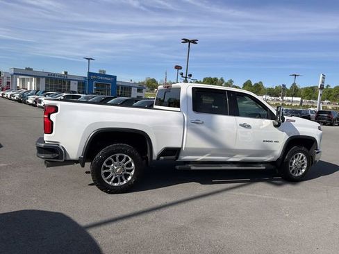 Used 2024 Chevrolet Silverado 2500 LTZ w/ LTZ Convenience Package AWD/4WD image 5