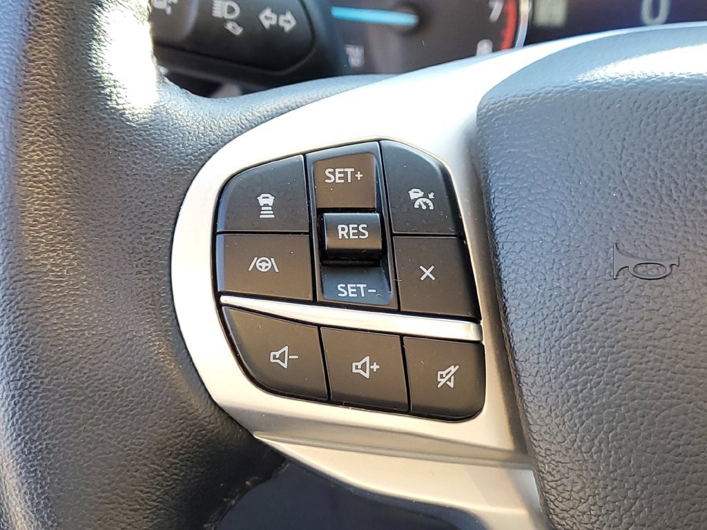 Used 2023 Ford Explorer XLT w/ Equipment Group 202A AWD/4WD image 25