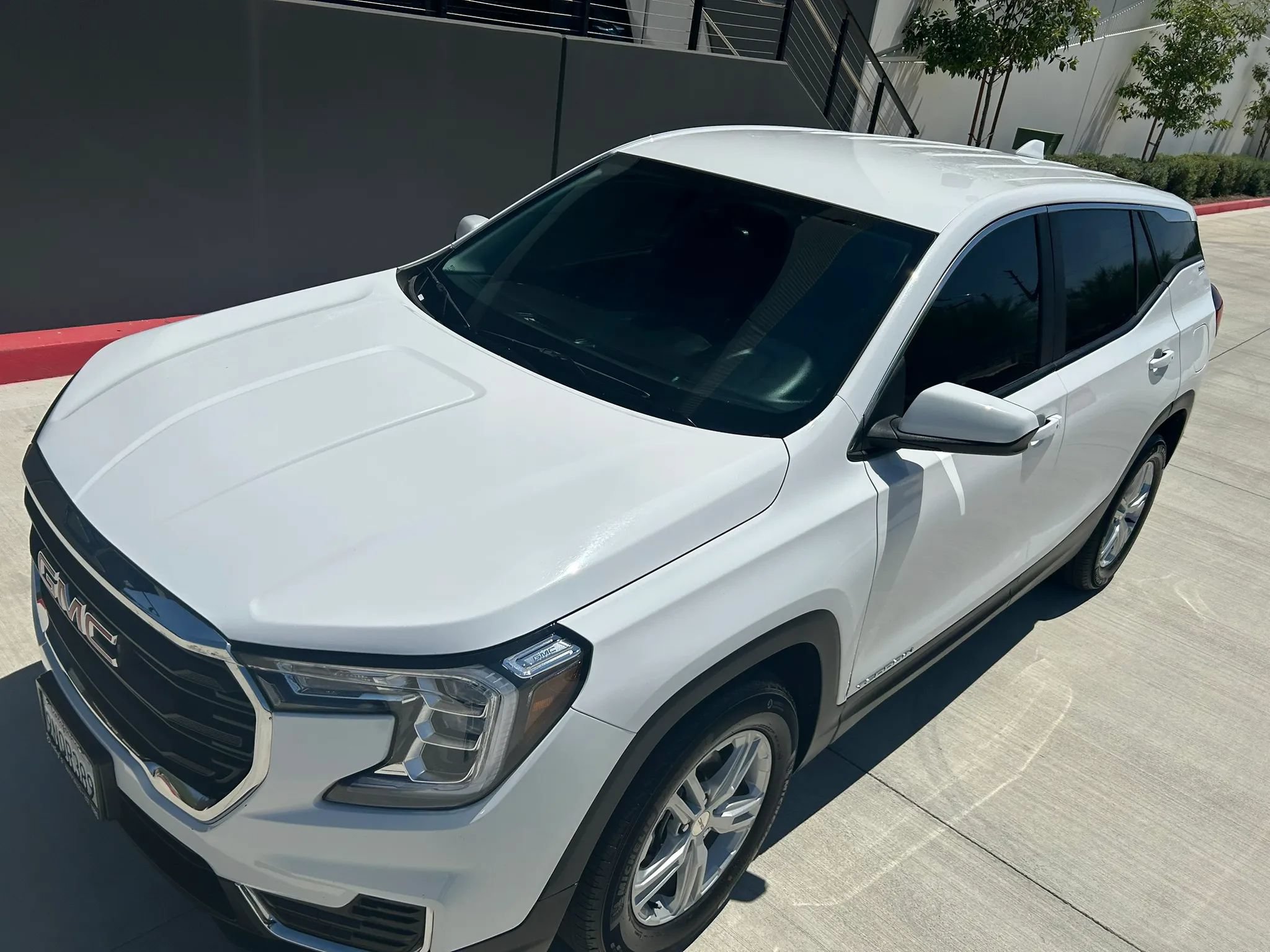 Used 2024 GMC Terrain SLE FWD image 11