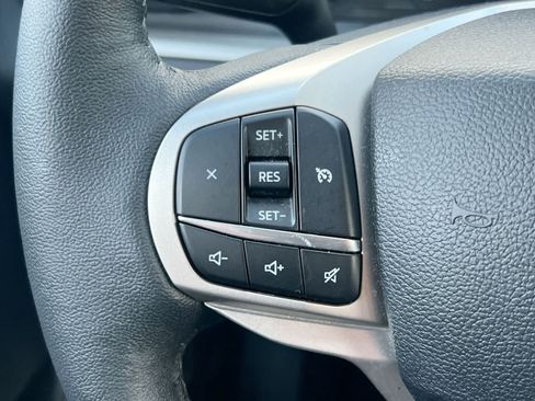 Used 2024 Ford Explorer XLT w/ Equipment Group 202A AWD/4WD image 23