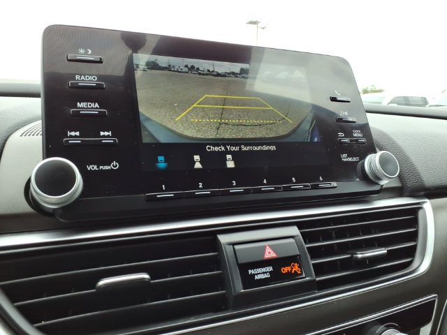 Used 2019 Honda Accord LX image 18