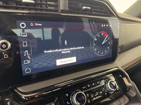 Used 2024 GMC Sierra 2500 AT4 w/ Technology Package image 19