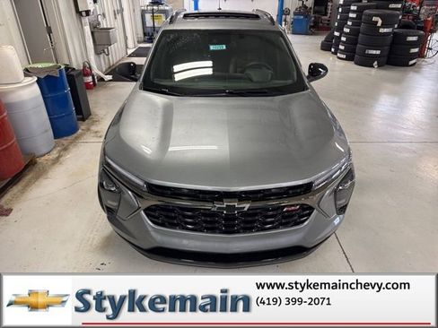 New 2026 Chevrolet Trax RS w/ Sunroof Package image 30