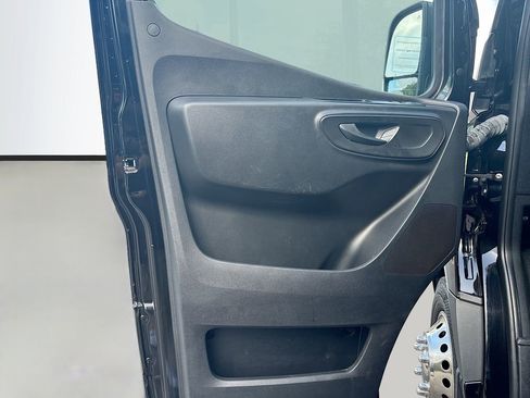 Used 2023 Mercedes-Benz Sprinter 3500 image 34