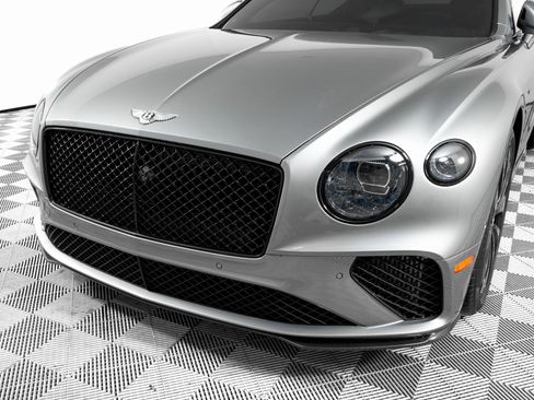 Used 2024 Bentley Continental GT image 28