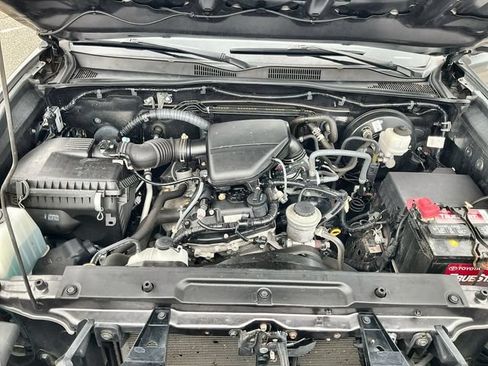 Used 2019 Toyota Tacoma SR w/ SR Convenience Package RWD image 32