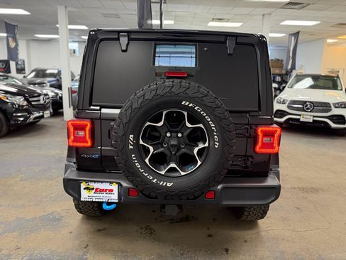 Used 2023 Jeep Wrangler Unlimited Rubicon 4xe w/ Cold Weather Group AWD/4WD image 8