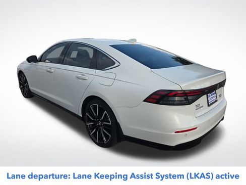 Used 2025 Honda Accord Touring image 7