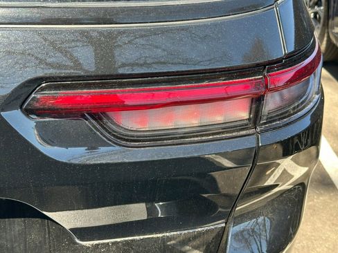 Used 2024 Jeep Grand Cherokee L Laredo image 29