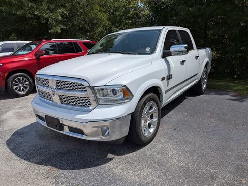 Used 2016 RAM 1500 Laramie w/ Convenience Group RWD image 3