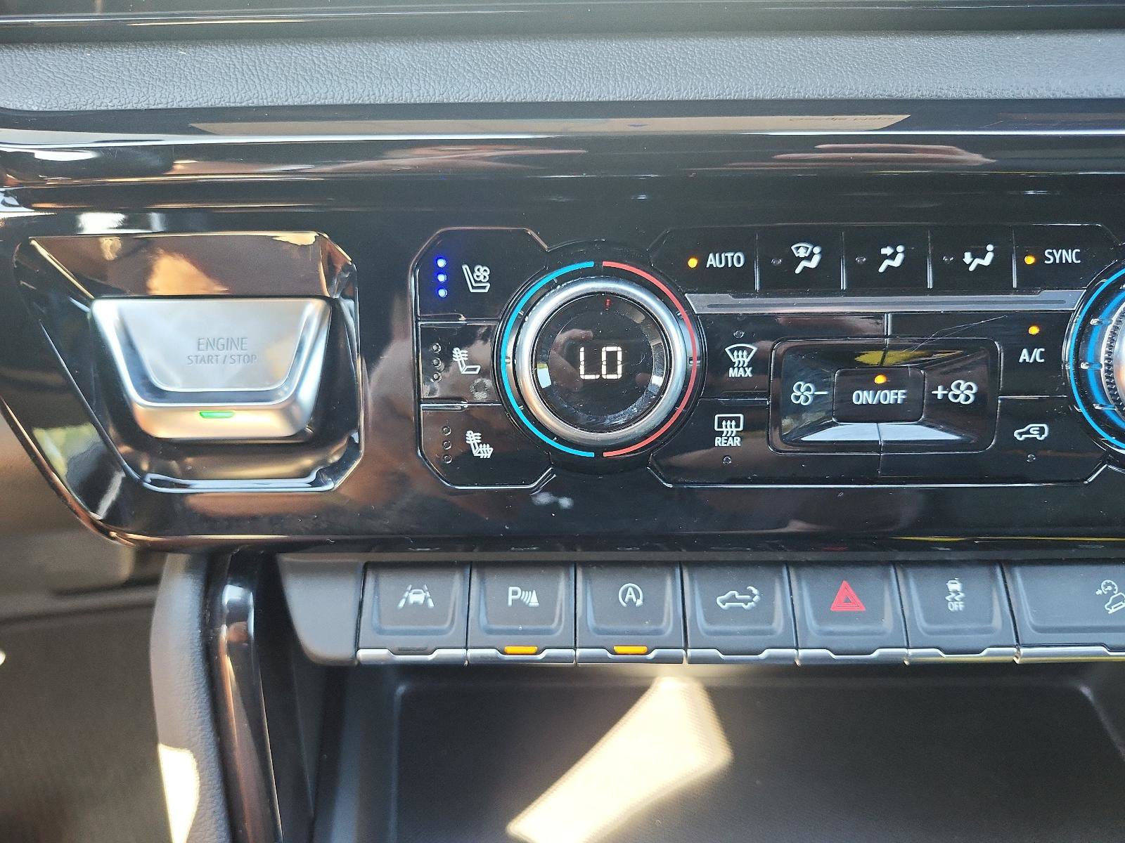 Certified 2025 GMC Sierra 1500 AT4 w/ AT4 Premium Package AWD/4WD image 23