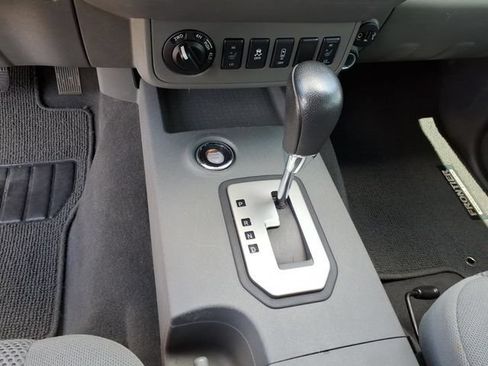 Used 2021 Nissan Frontier SV w/ Midnight Edition Floor Mats AWD/4WD image 22