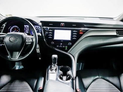 Certified 2020 Toyota Camry SE image 12