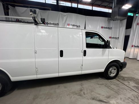 Used 2023 Chevrolet Express 3500 Extended RWD image 17