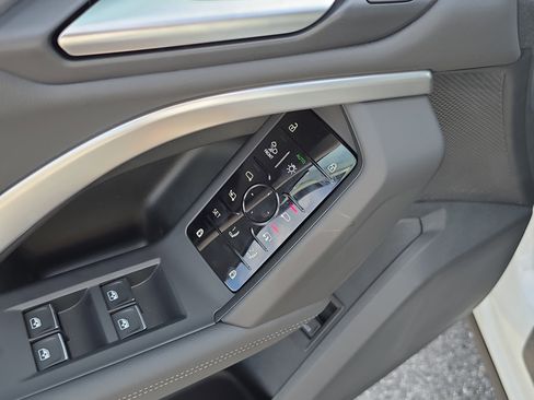 New 2025 Audi Q5 Prestige image 18