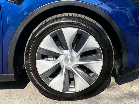 Used 2023 Tesla Model Y Long Range image 10