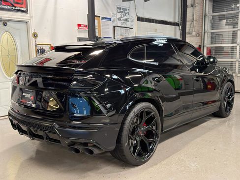 Used 2019 Lamborghini Urus image 5