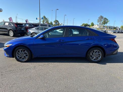Used 2024 Hyundai Elantra SEL FWD image 8