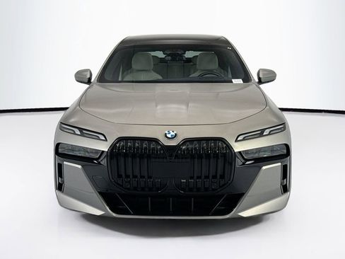 Certified 2023 BMW 760i xDrive AWD/4WD image 2