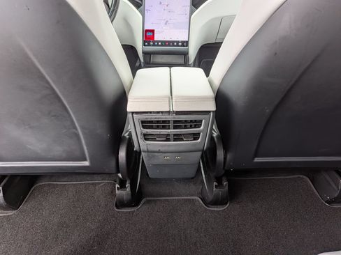 Used 2020 Tesla Model X Long Range AWD/4WD image 38